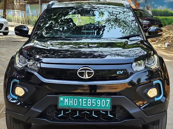 Tata Nexon EV XZ Plus Dark Edition - Photo 2