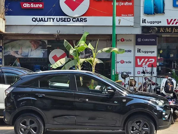 Tata Nexon EV XZ Plus Dark Edition - Photo 3