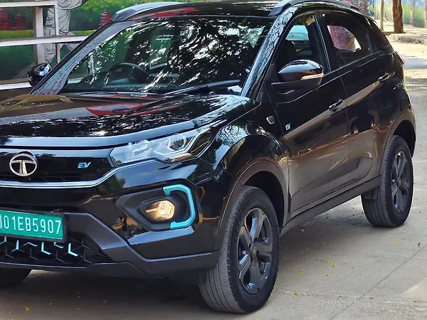 Tata Nexon EV XZ Plus Dark Edition - Photo 7