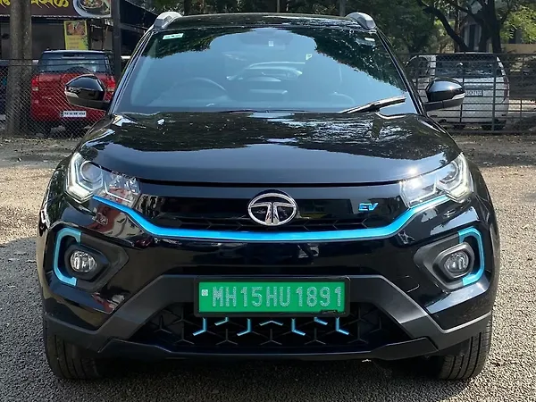 Tata Nexon EV XZ Plus Dark Edition - Photo 2