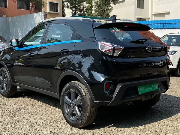 Tata Nexon EV XZ Plus Dark Edition - Photo 7