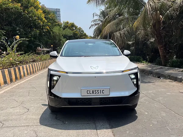 Mahindra XEV 9e Pack Three Select 59.0 kWh 11.2kW Charger - Photo 2