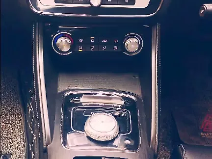 MG ZS EV Exclusive - Photo 8