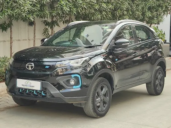 Tata Nexon EV XZ Plus Dark Edition - Photo 3