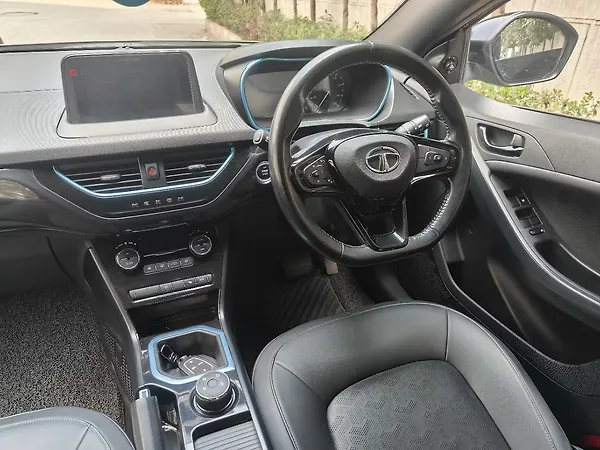 Tata Nexon EV XZ Plus Dark Edition - Photo 8