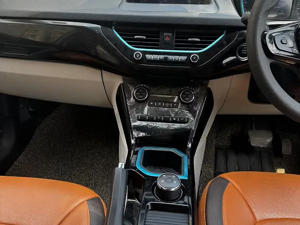 Tata Nexon EV XZ Plus - Photo 5