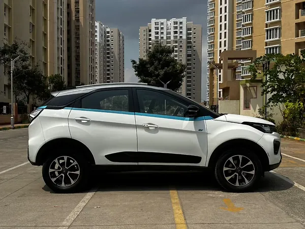 Tata Nexon EV XZ Plus - Photo 7