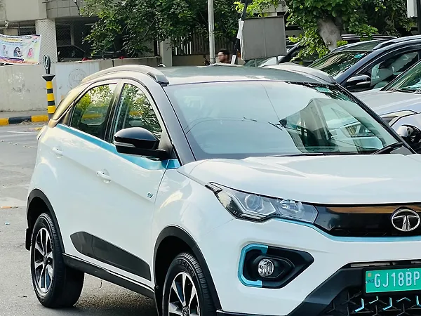 Tata Nexon EV XZ Plus - Photo 6
