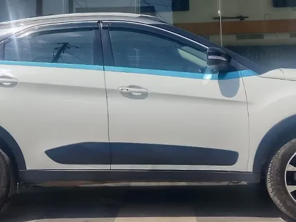 Tata Nexon EV XZ Plus LUX - Photo 4