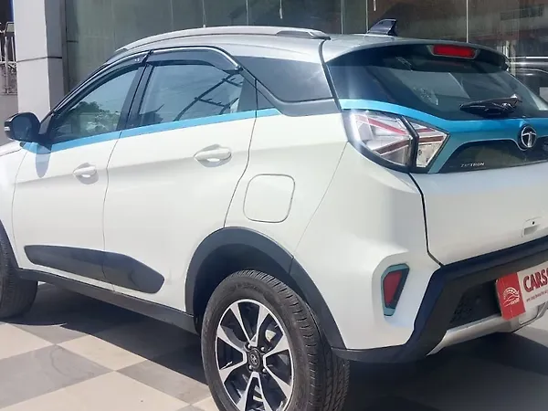 Tata Nexon EV XZ Plus LUX - Photo 8