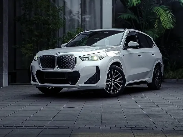 BMW iX1 xDrive30 M Sport - Photo 3