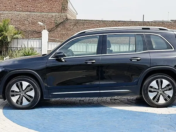 Mercedes-Benz EQB 350 4MATIC - Photo 8