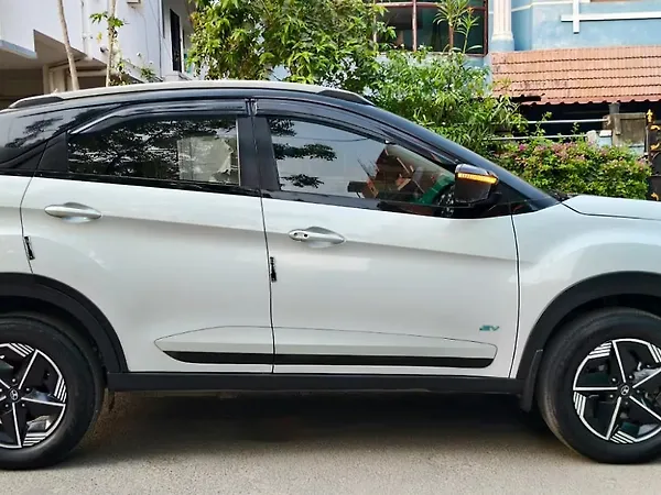 Tata Nexon EV Empowered Plus Long Range - Photo 4