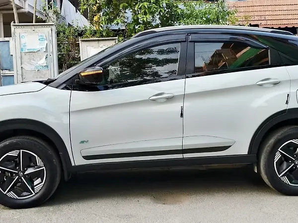 Tata Nexon EV Empowered Plus Long Range - Photo 5