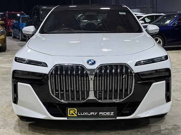 BMW i7 xDrive60 - Photo 1