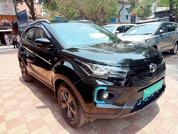 Tata Nexon EV XZ Plus Dark Edition - Photo 4
