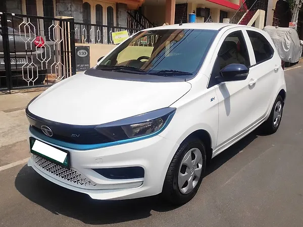 Tata Tiago EV XT Long Range [2022-2025] - Photo 3