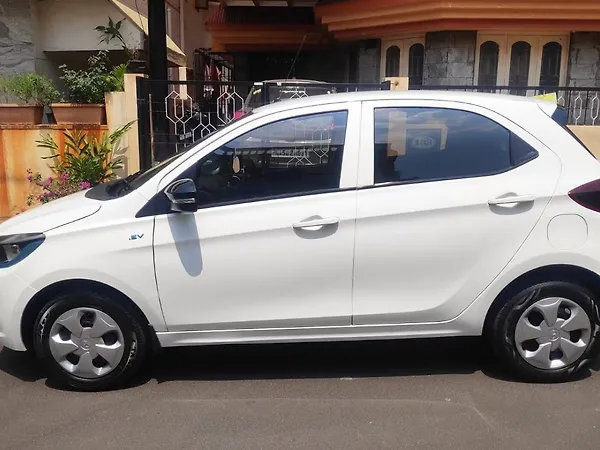 Tata Tiago EV XT Long Range [2022-2025] - Photo 4