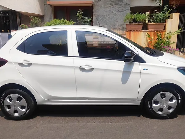Tata Tiago EV XT Long Range [2022-2025] - Photo 8