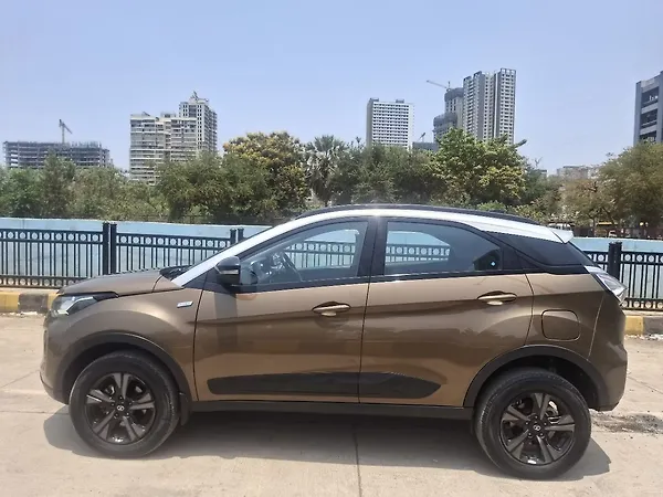 Tata Nexon EV XZ Plus LUX - Photo 4