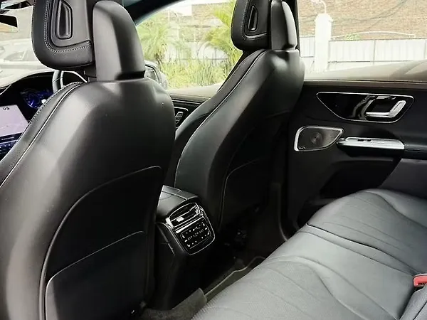 Mercedes-Benz EQE SUV 500 4MATIC - Photo 6