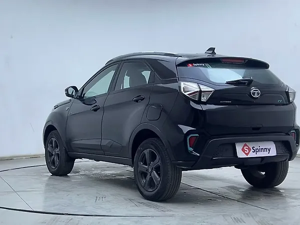 Tata Nexon EV XZ Plus LUX Dark Edition - Photo 4