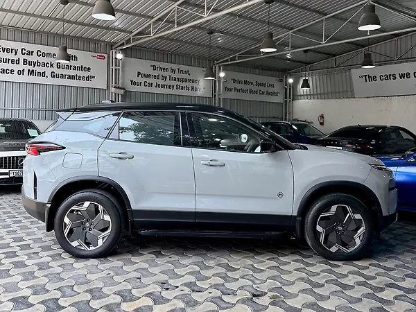 Tata Harrier EV Empowered AWD 75.0 kWh ACFC - Photo 7