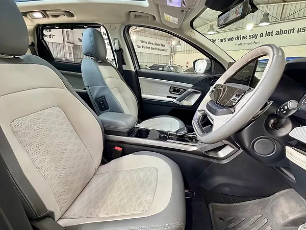Tata Harrier EV Empowered AWD 75.0 kWh ACFC - Photo 8