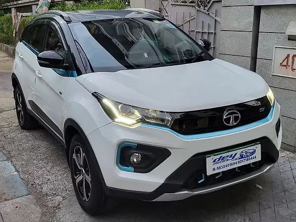 Tata Nexon EV XZ Plus LUX - Photo 3