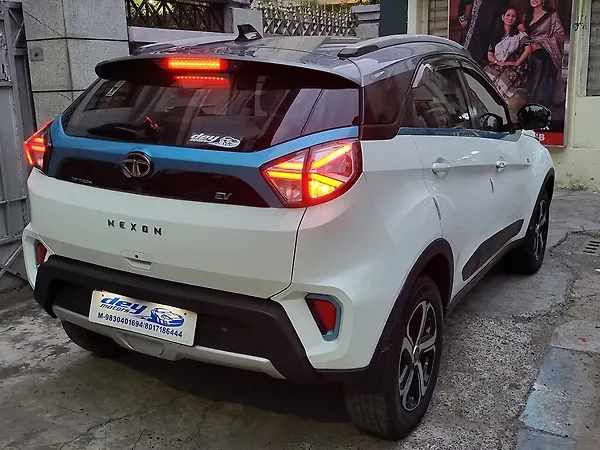Tata Nexon EV XZ Plus LUX - Photo 5