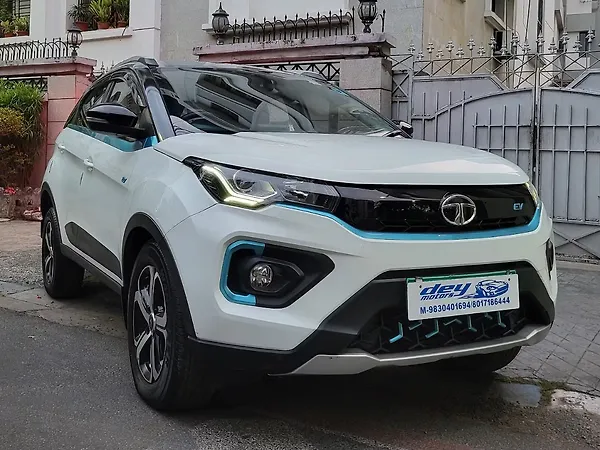 Tata Nexon EV XZ Plus LUX - Photo 6