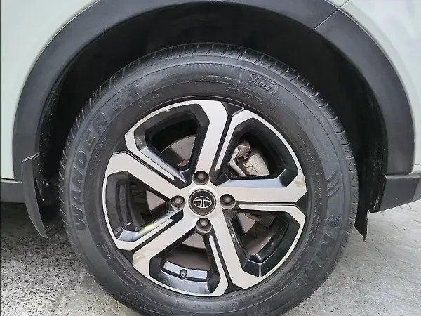 Tata Nexon EV XZ Plus LUX - Photo 7