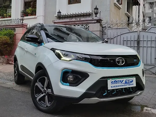 Tata Nexon EV XZ Plus LUX - Photo 8