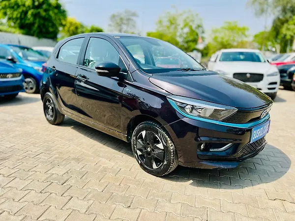 Tata Tiago EV XZ Plus Tech LUX Long Range Fast Charger [2022-2025] - Photo 3