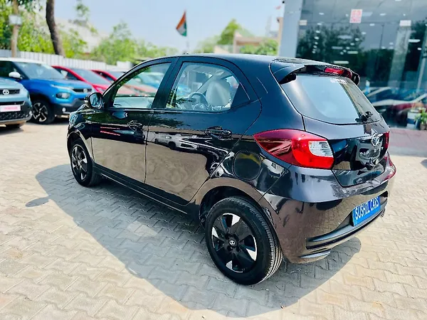 Tata Tiago EV XZ Plus Tech LUX Long Range Fast Charger [2022-2025] - Photo 8