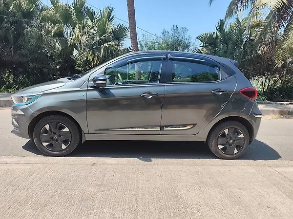 Tata Tiago EV XZ Plus Long Range [2022-2025] - Photo 7