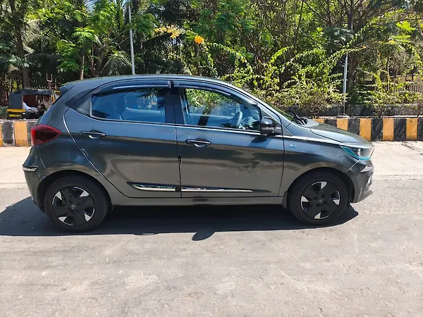 Tata Tiago EV XZ Plus Long Range [2022-2025] - Photo 8
