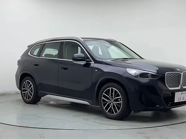BMW iX1 eDrive20L M Sport - Photo 8