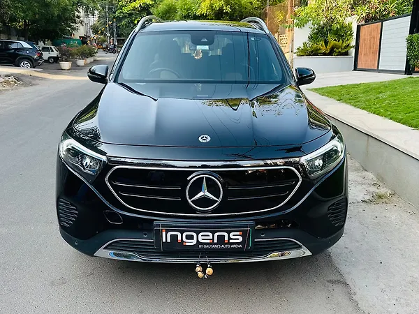 Mercedes-Benz EQB 300 4MATIC - Photo 2