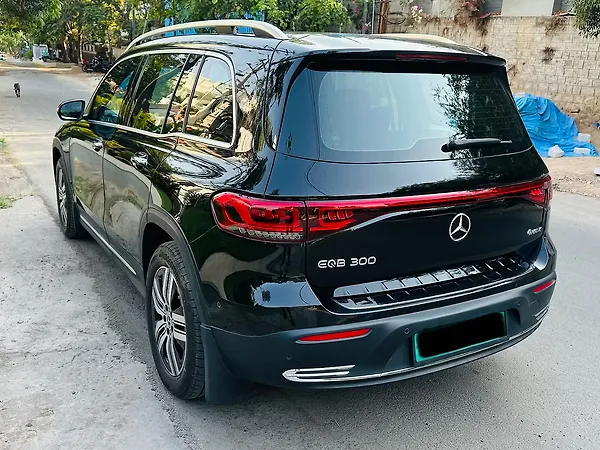 Mercedes-Benz EQB 300 4MATIC - Photo 8