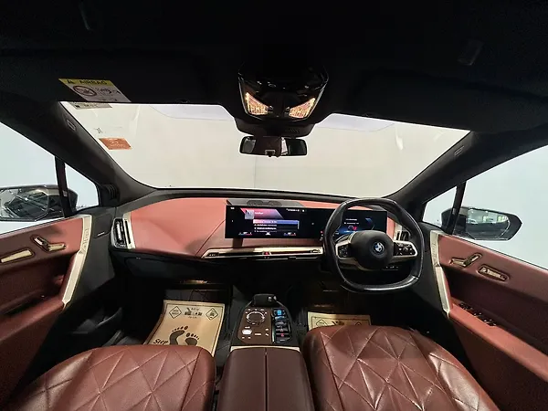 BMW iX xDrive 40 - Photo 8