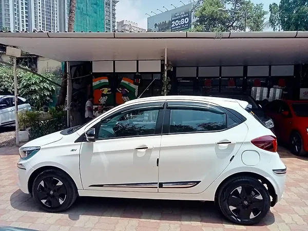 Tata Tiago EV XZ Plus Long Range [2022-2025] - Photo 6