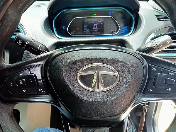 Tata Tiago EV XZ Plus Long Range [2022-2025] - Photo 8