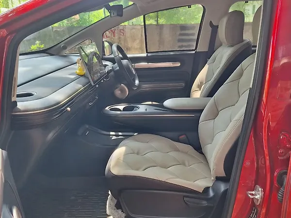 MG Windsor EV Essence 38.0 kWh - Photo 8