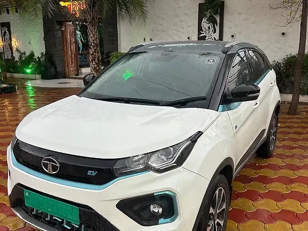 Tata Nexon EV XZ Plus - Photo 7