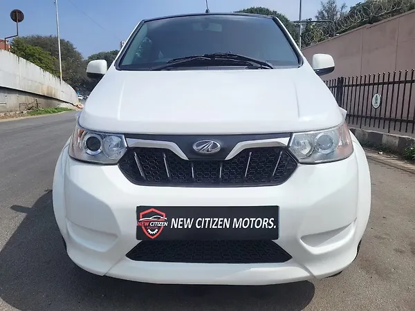 Mahindra e2o Plus P6 - Photo 4