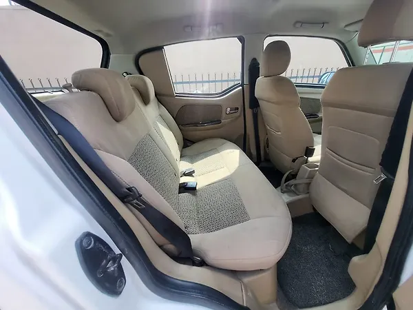 Mahindra e2o Plus P6 - Photo 7