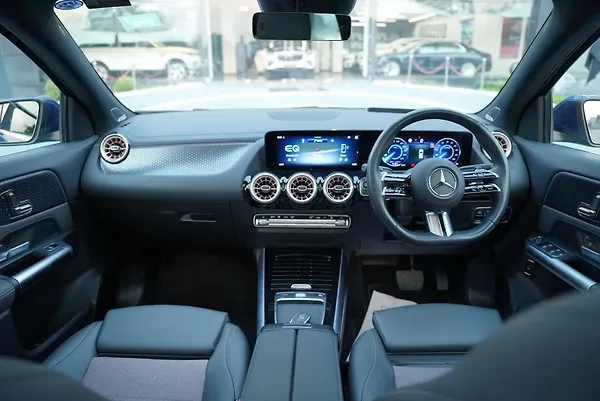 Mercedes-Benz EQA 250 Plus - Photo 6