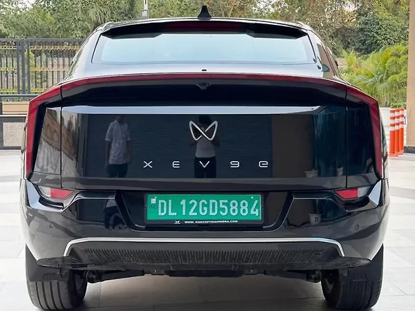 Mahindra XEV 9e Pack Three 79.0 kWh 11.2kW Charger - Photo 5