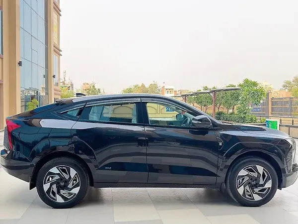 Mahindra XEV 9e Pack Three 79.0 kWh 11.2kW Charger - Photo 5